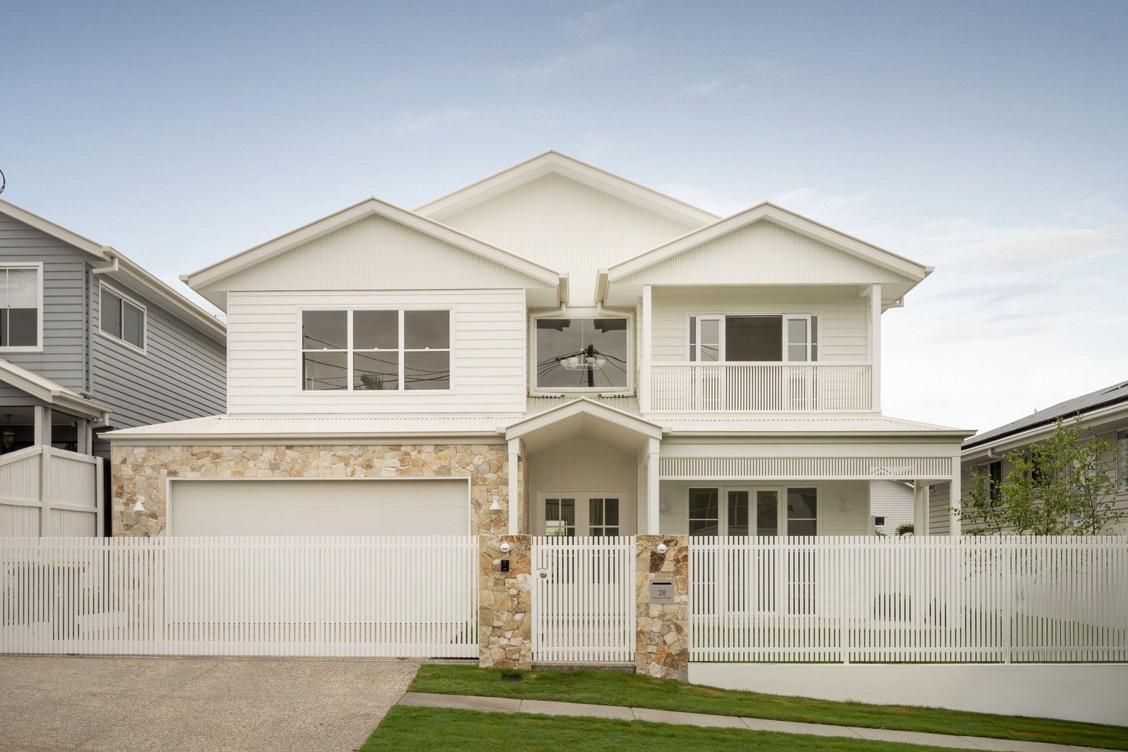 5 bedrooms House in 28 Wyena Street CAMP HILL QLD, 4152