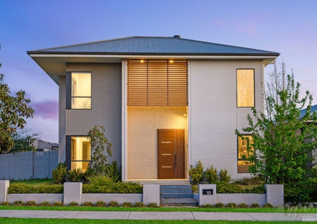 4 bedrooms House in 10 Gledswood Hills Drive GLEDSWOOD HILLS NSW, 2557
