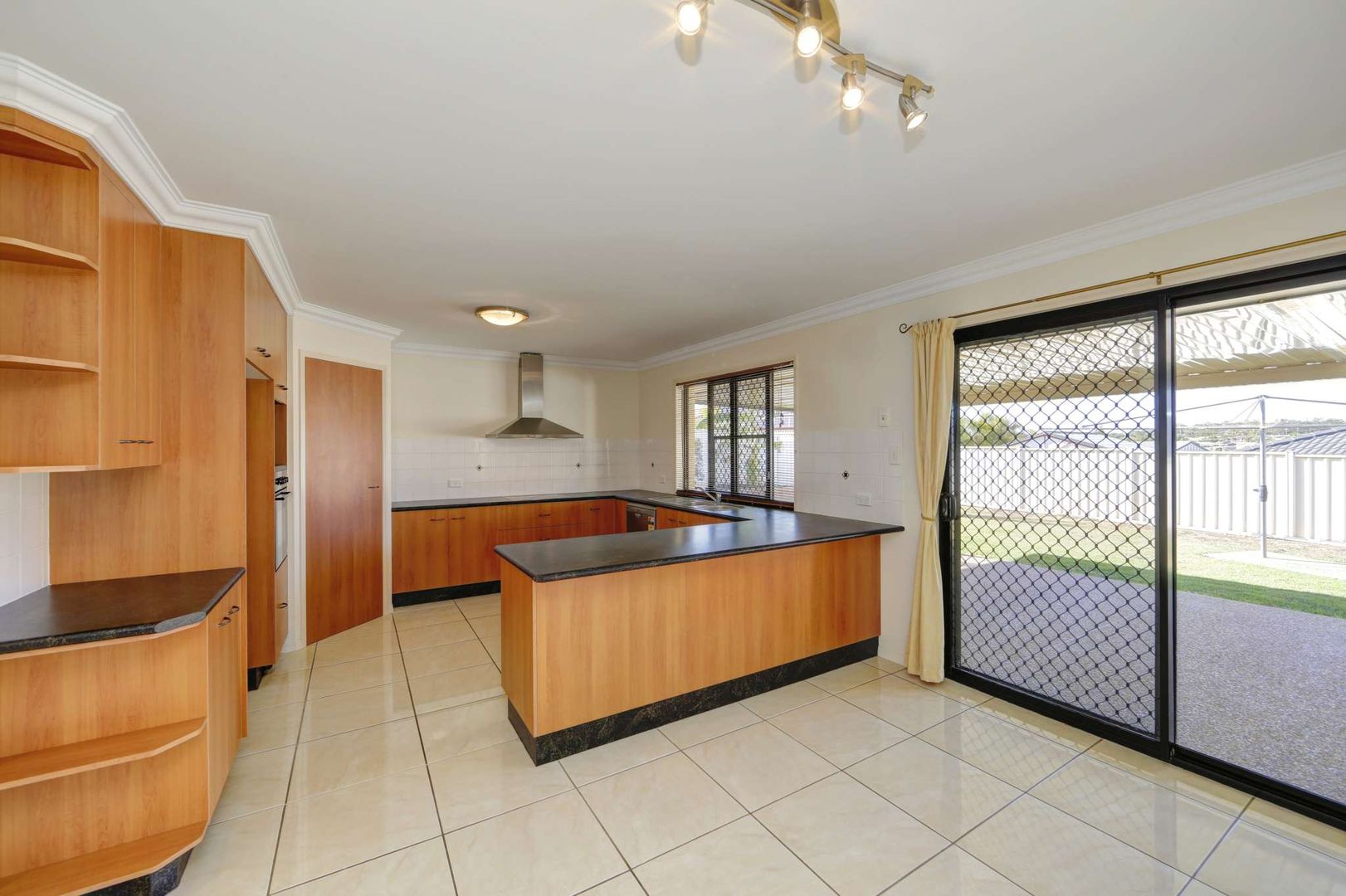 4 Palazzina Court, Avoca QLD 4670, Image 2