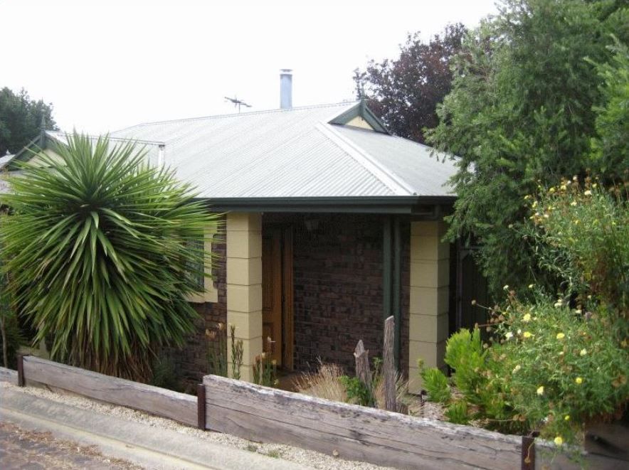 2 bedrooms Apartment / Unit / Flat in 5/24 Pike Street OAKBANK SA, 5243