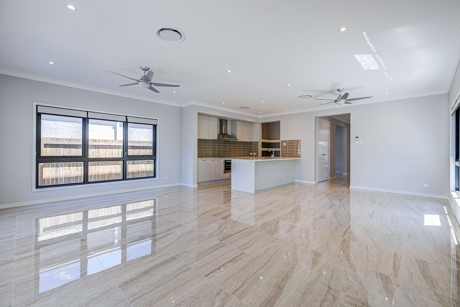 4 bedrooms House in 129 Armstrong Road CANNON HILL QLD, 4170