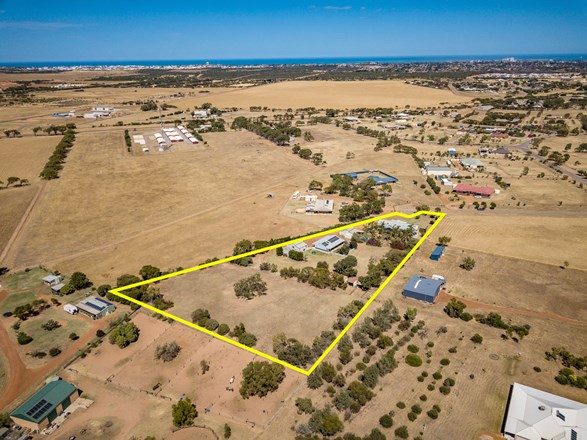 3 Canter Court, Deepdale WA 6532