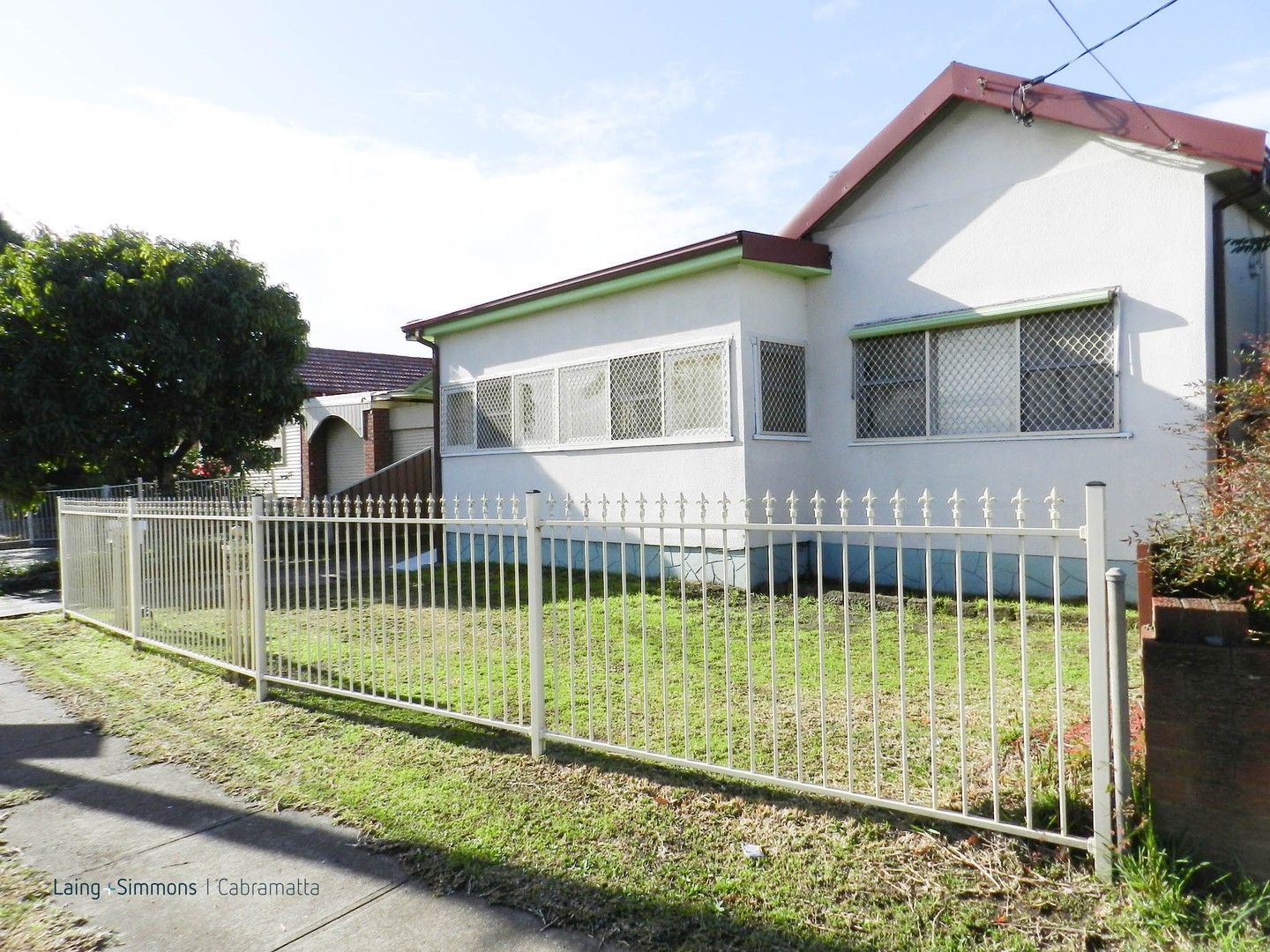 4 bedrooms House in 133 The Horsley Drive FAIRFIELD EAST NSW, 2165