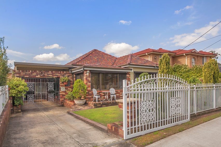 4 Chatsworth Street, Fairfield NSW 2165, Image 1