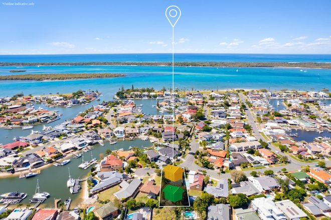 Picture of 14 Kavieng Crescent, RUNAWAY BAY QLD 4216