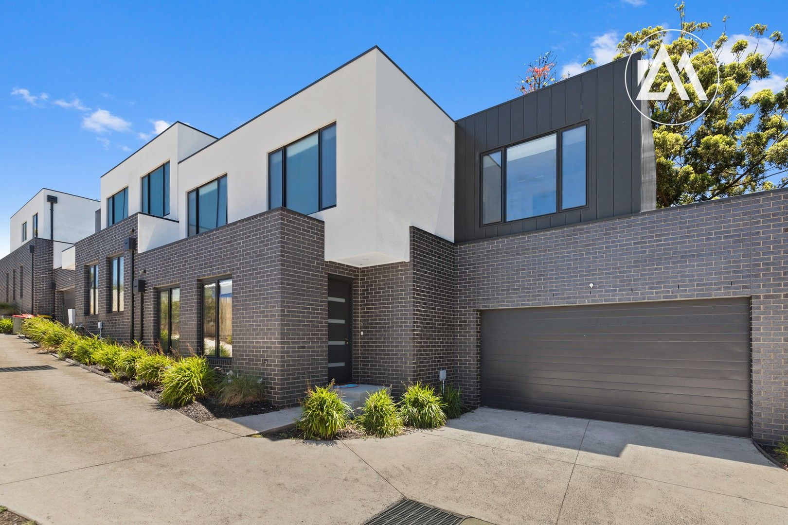 3 bedrooms Townhouse in 2/109a Frankston-Flinders Road FRANKSTON VIC, 3199
