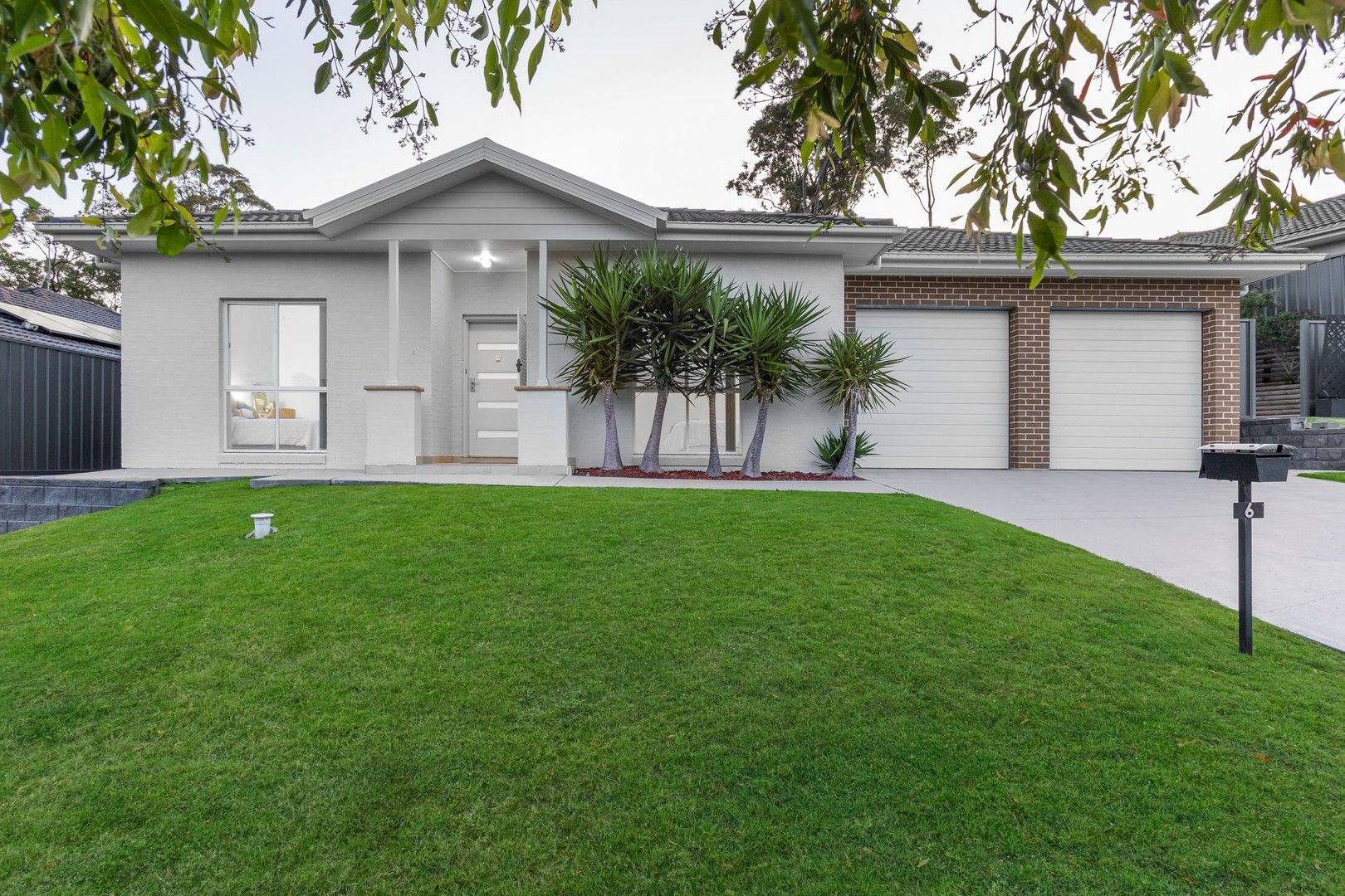 4 bedrooms House in 6 Cockatoo St FLETCHER NSW, 2287
