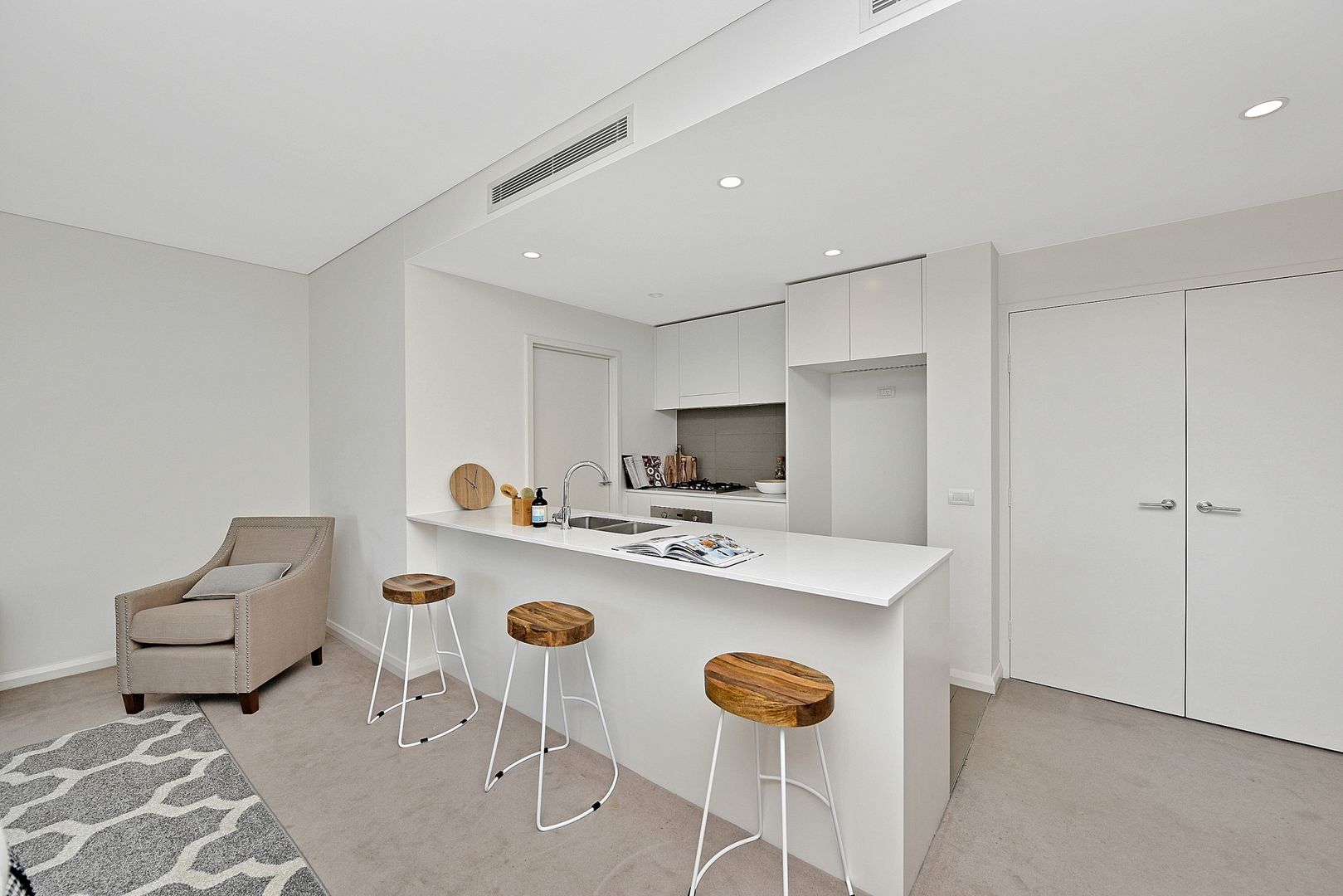 701/8 Marine Pde, Wentworth Point NSW 2127, Image 2