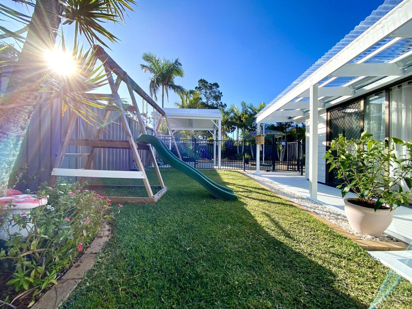 5 bedrooms House in 8 Ballandra Court MERMAID WATERS QLD, 4218