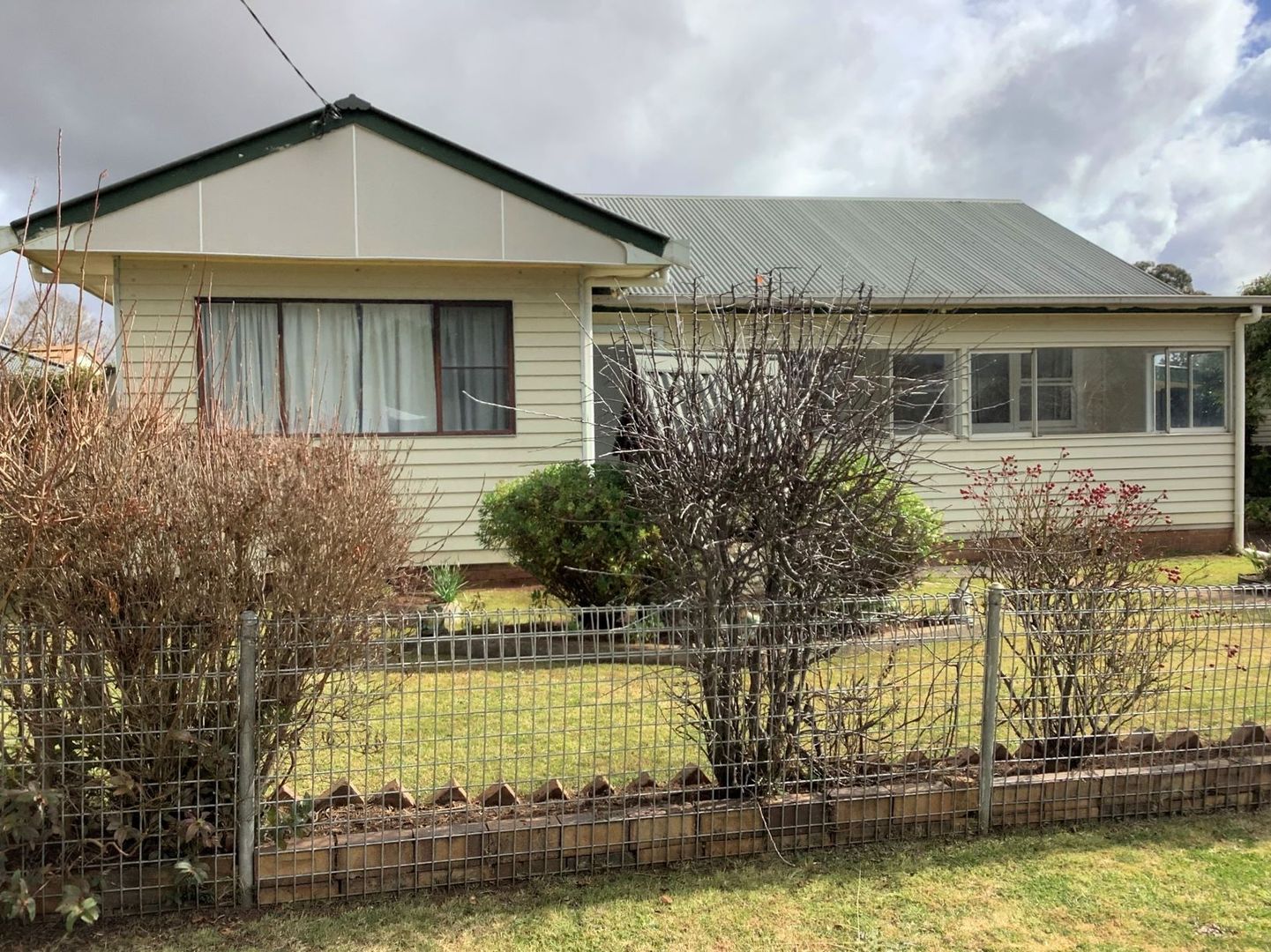 30 Lochaber Crescent, Guyra Property History & Address Research Domain