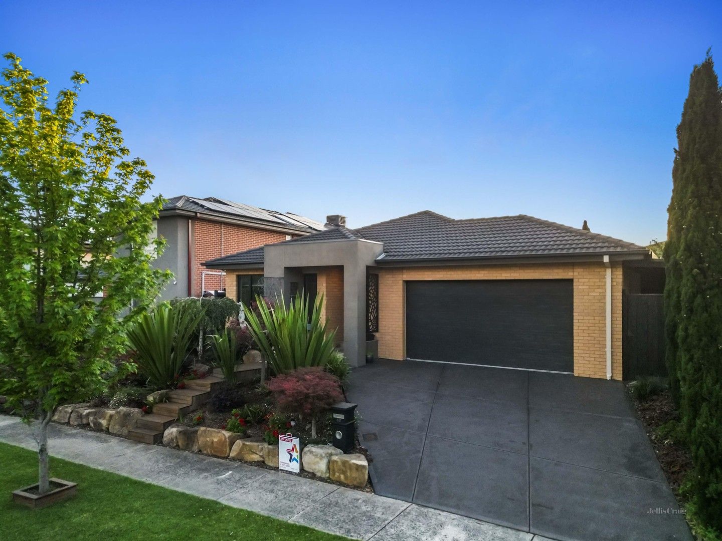 4 bedrooms House in 52 The Range Boulevard CROYDON VIC, 3136