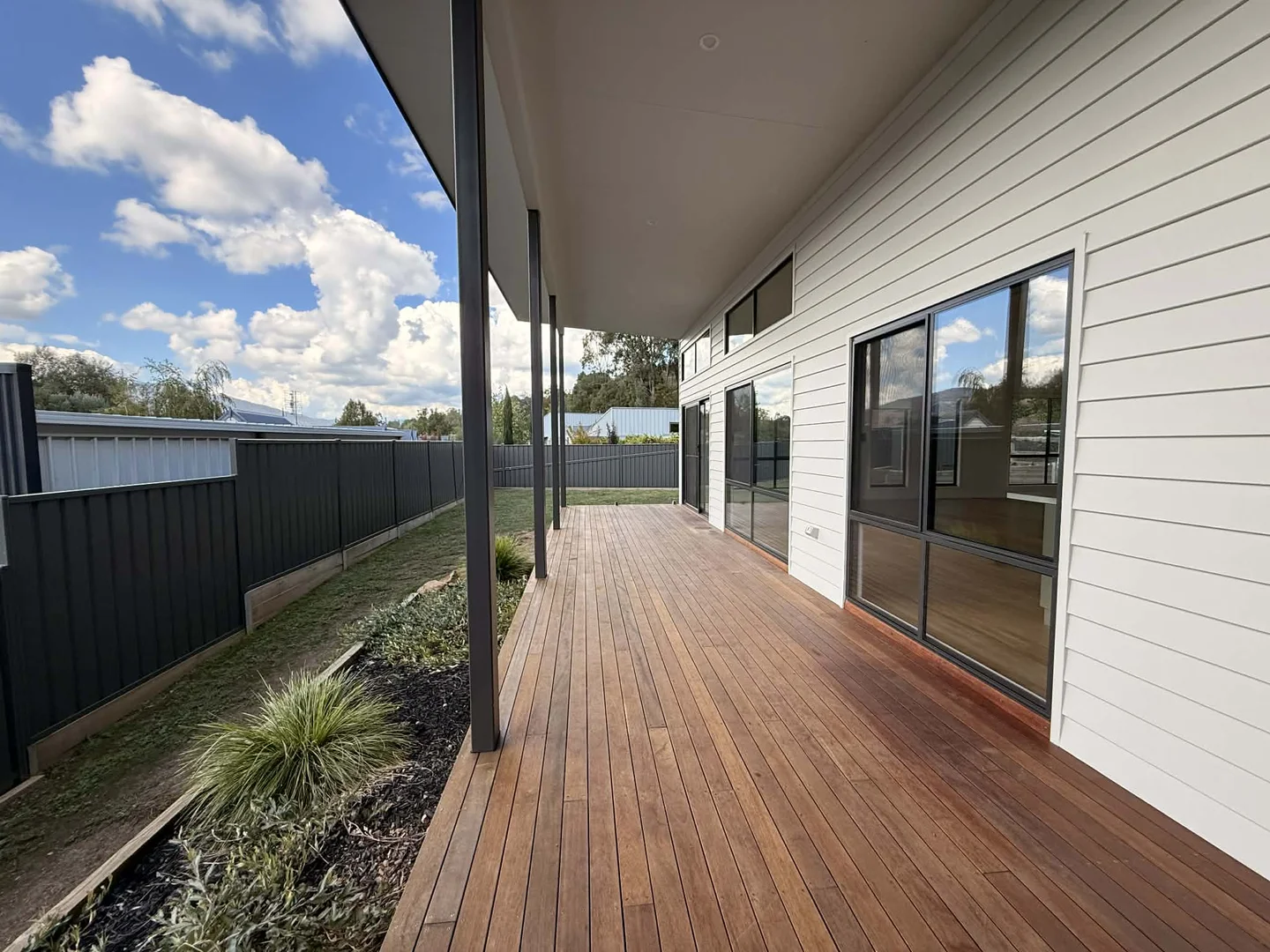 Additional image 16 of Bright VIC 3741