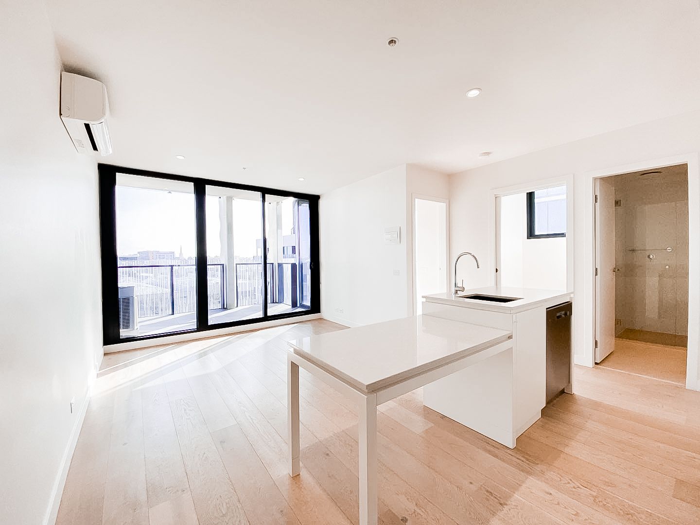 1 bedrooms Apartment / Unit / Flat in 507/150 Dudley Street WEST MELBOURNE VIC, 3003