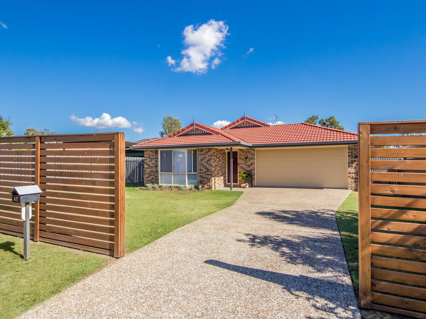 47 Murchison Street, Pacific Pines Property History & Address