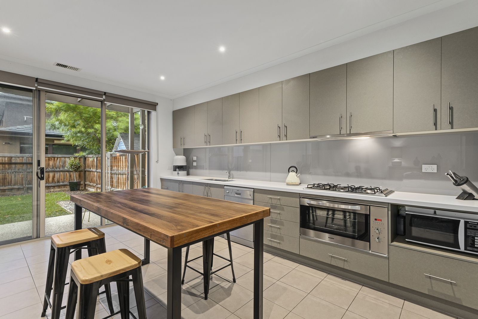 36 Gillespie Avenue, Ascot Vale VIC 3032, Image 2