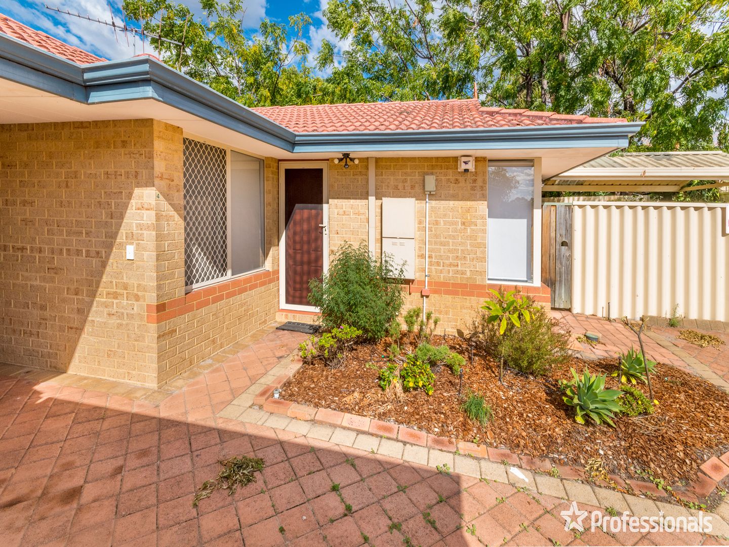 4/7 Chapman Road, St James WA 6102, Image 1