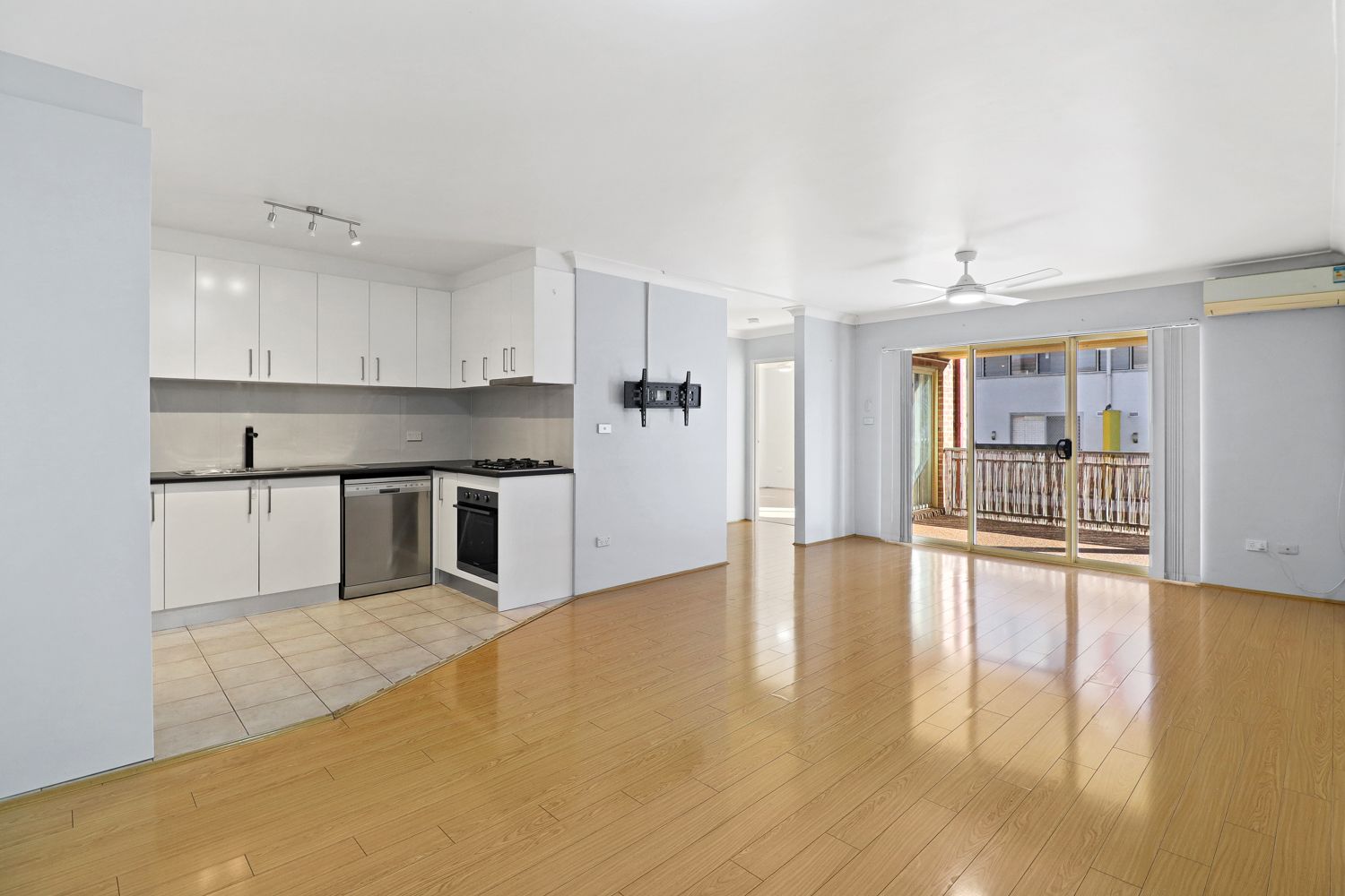 2 bedrooms Apartment / Unit / Flat in 17/8 Fourth Avenue BLACKTOWN NSW, 2148