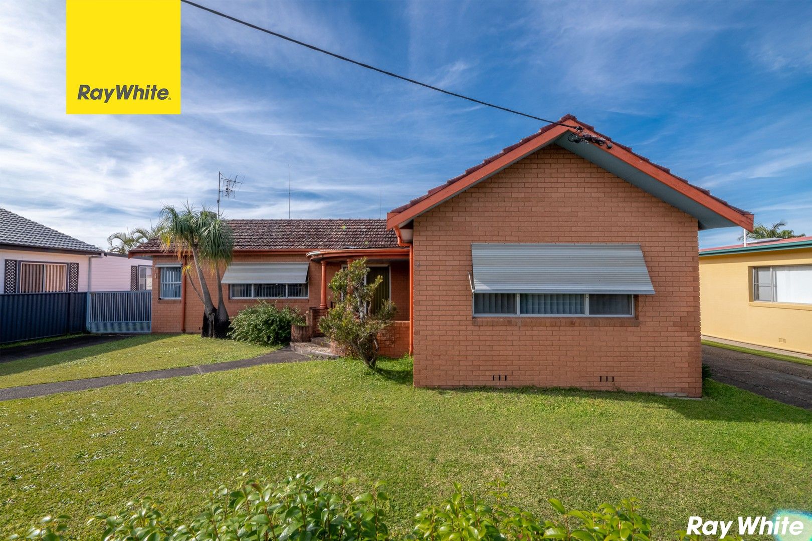 2 bedrooms House in 18 The Lakes Way FORSTER NSW, 2428