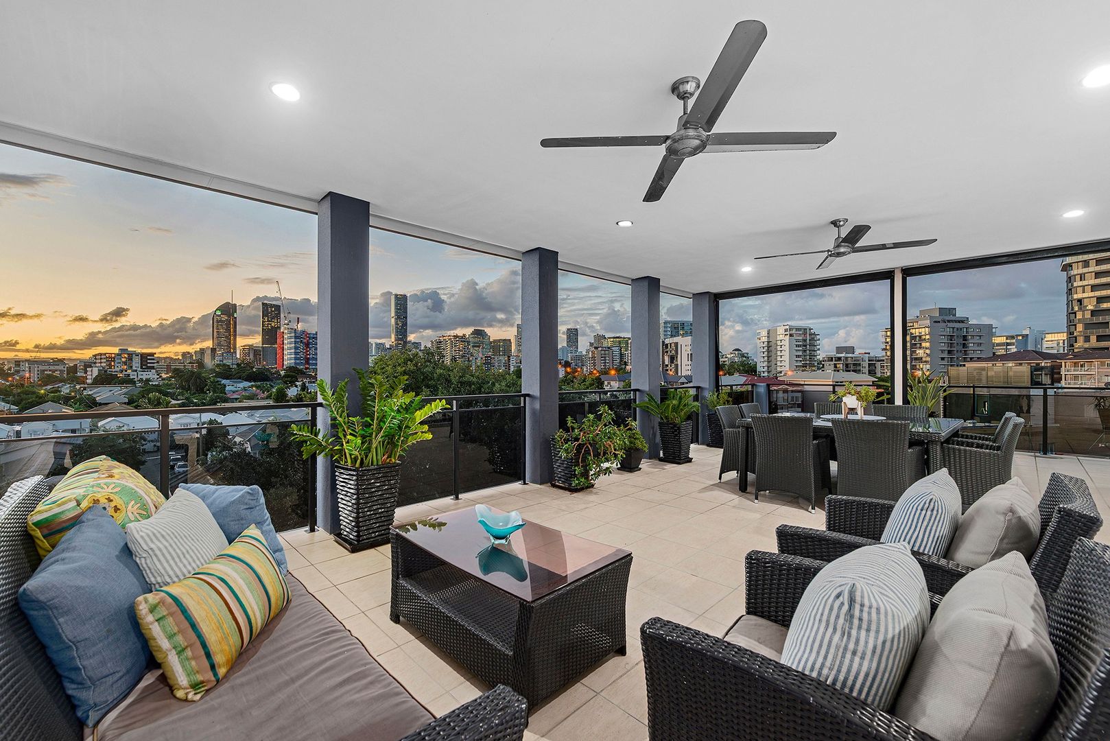 2 bedrooms Apartment / Unit / Flat in 28/198-204 Wellington Road EAST BRISBANE QLD, 4169