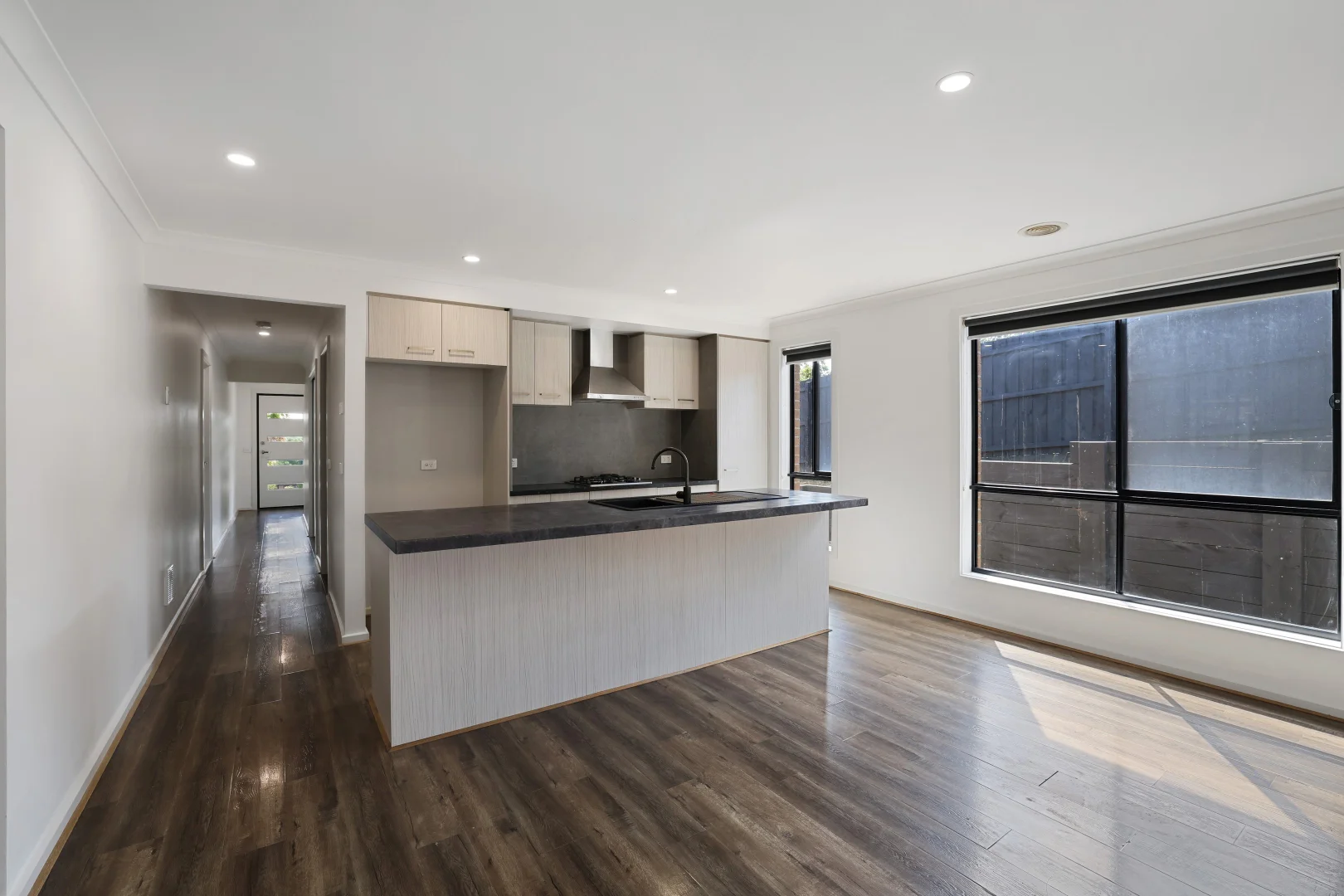 Additional image 6 of 2 Palm Square, Drouin VIC 3818