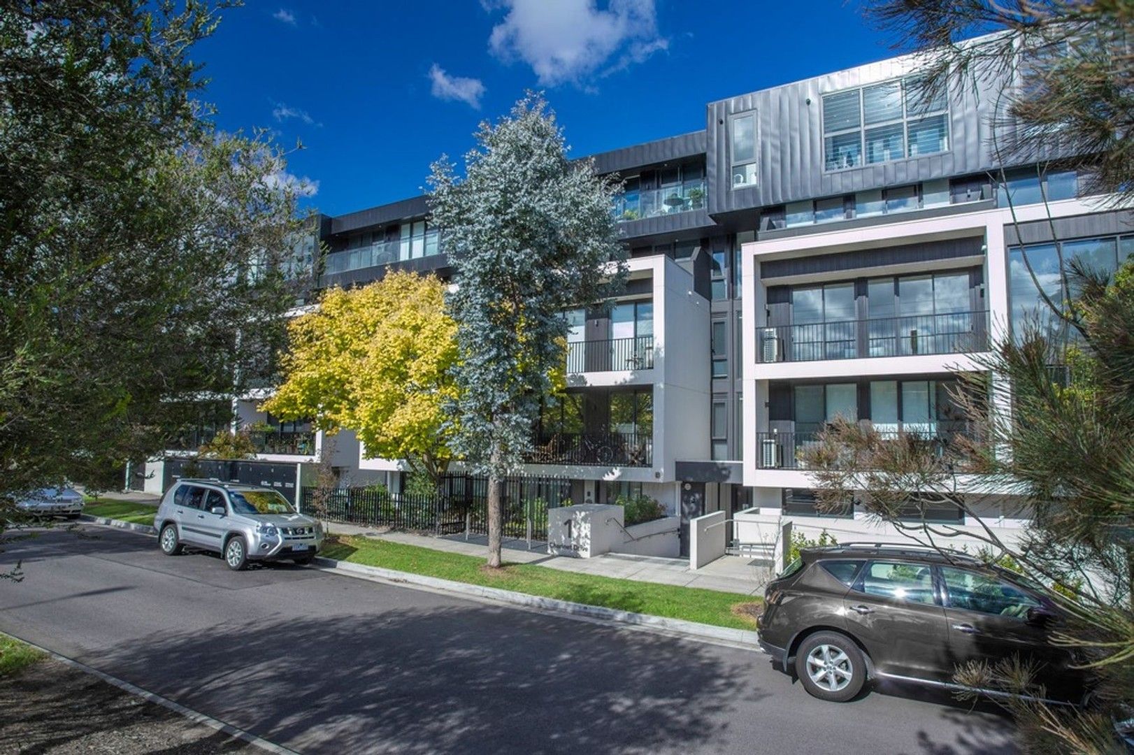 2 bedrooms Apartment / Unit / Flat in 212/1 Charlnet Drive VERMONT SOUTH VIC, 3133