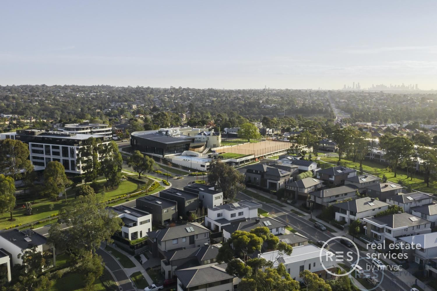 4 bedrooms Townhouse in 11 Auburn Crescent DONCASTER VIC, 3108