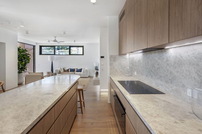 1/6 Dudley Street Mermaid Beach 4218 - Image 6