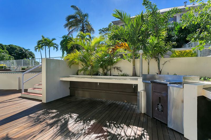 136 Sheridan Street, Cairns City QLD 4870, Image 2