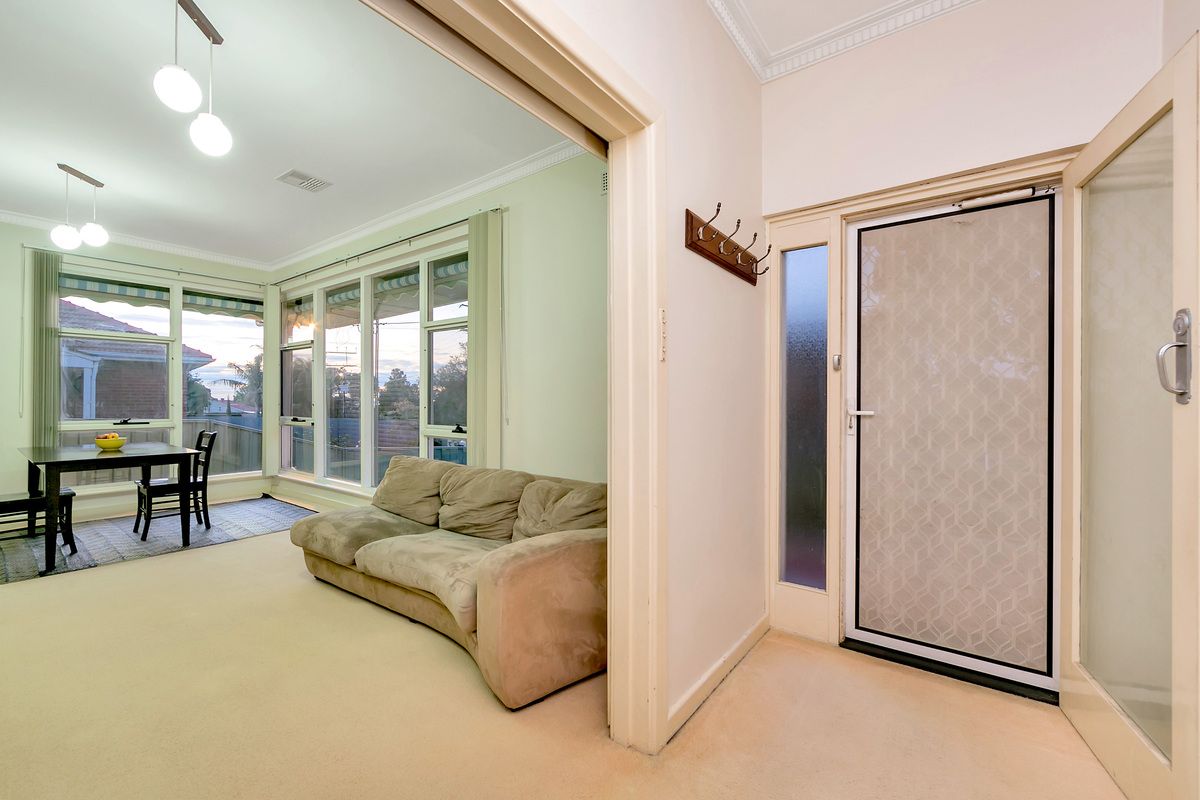 38 Clearview Crescent, Clearview SA 5085, Image 2