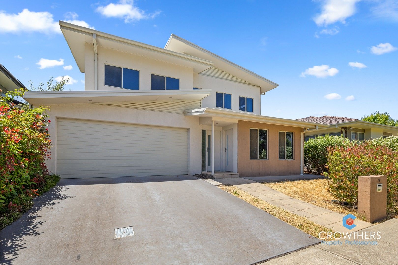 11 Hillcrest Street, Crace ACT 2911, Image 0