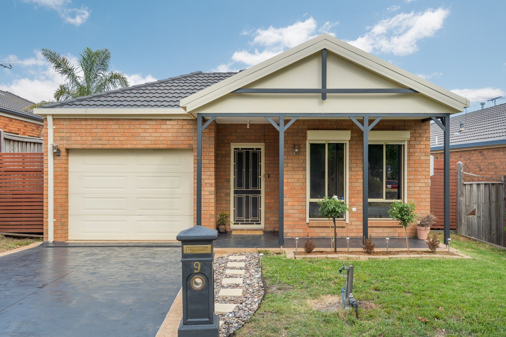 9 Hoxton Crescent, Craigieburn VIC 3064, Image 0