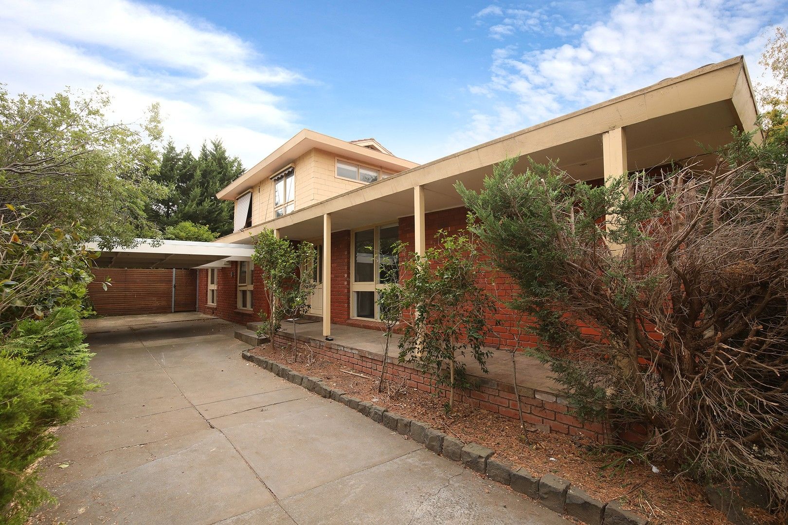 4 bedrooms House in 9 White Way BULLEEN VIC, 3105