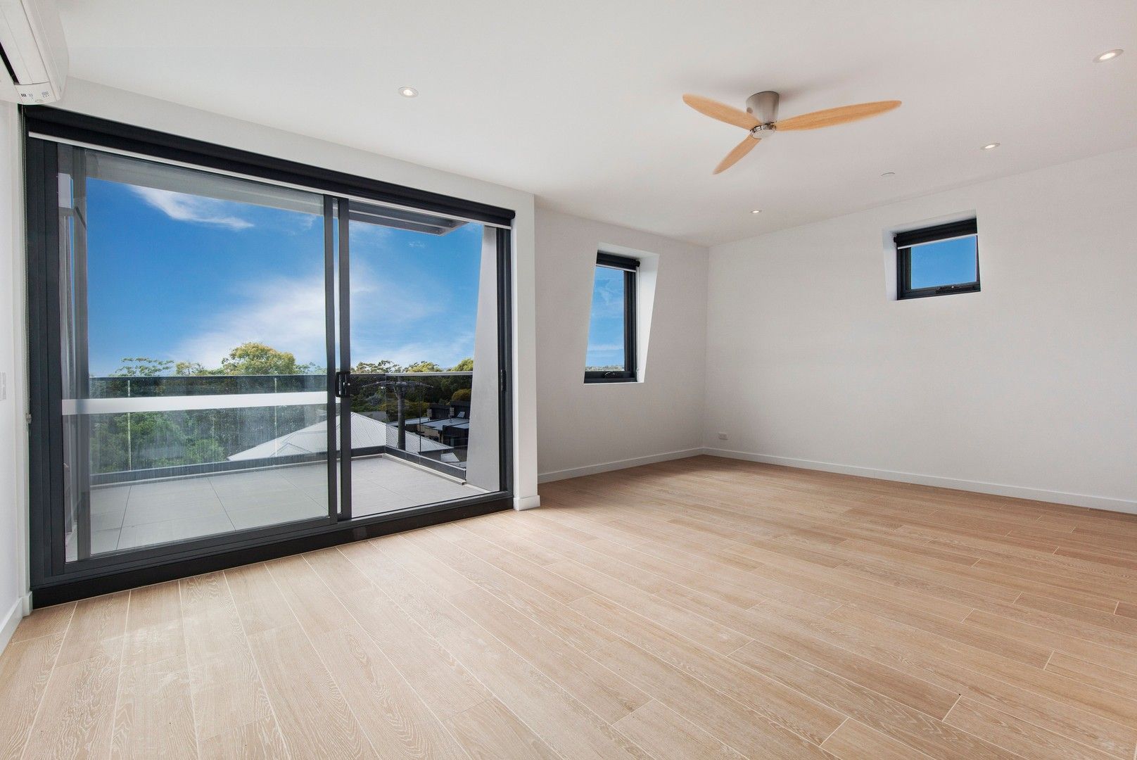 2 bedrooms Apartment / Unit / Flat in UNIT 301/2A COMO STREET ALPHINGTON VIC, 3078