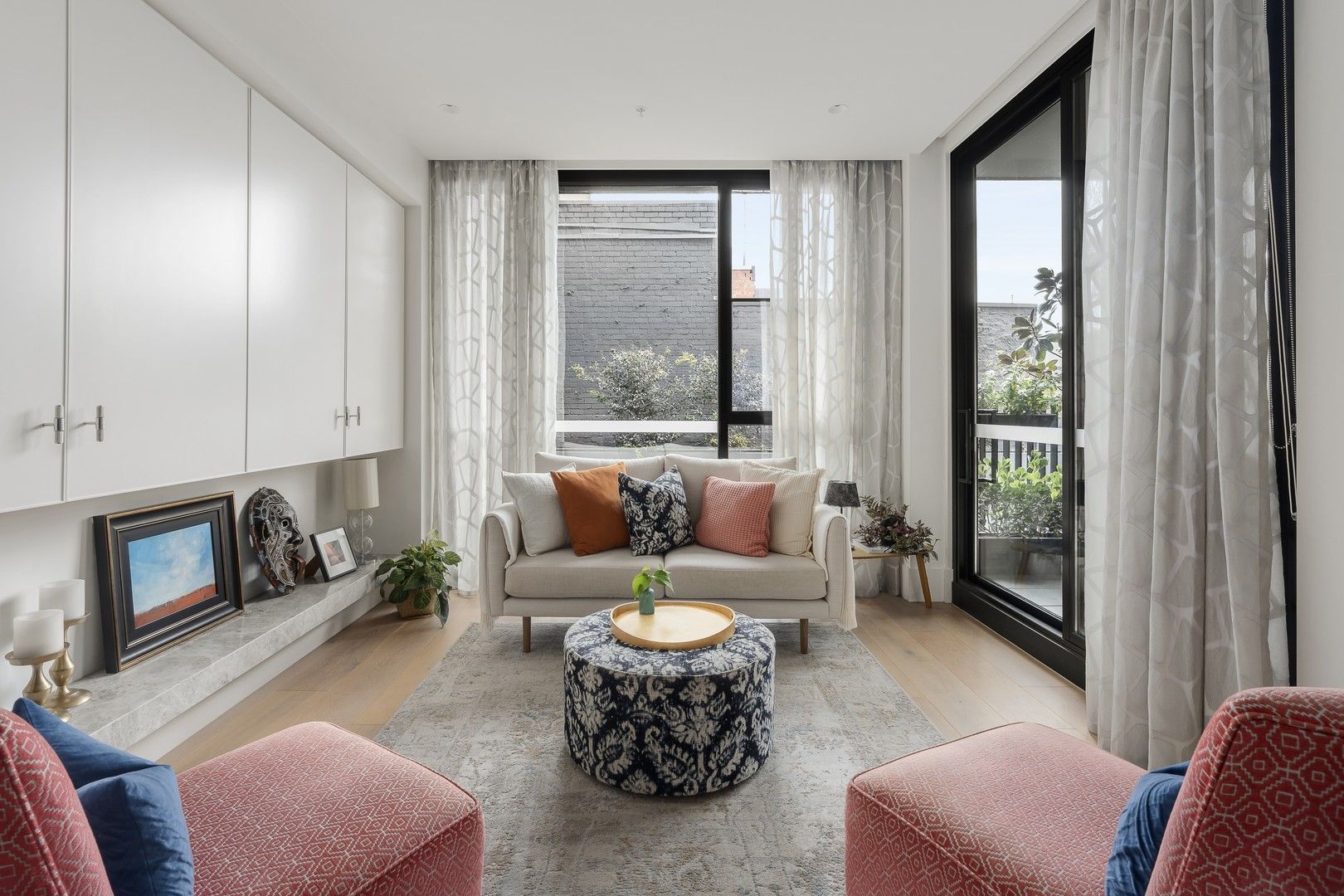 2 bedrooms Apartment / Unit / Flat in 1/525 High Street PRAHRAN VIC, 3181
