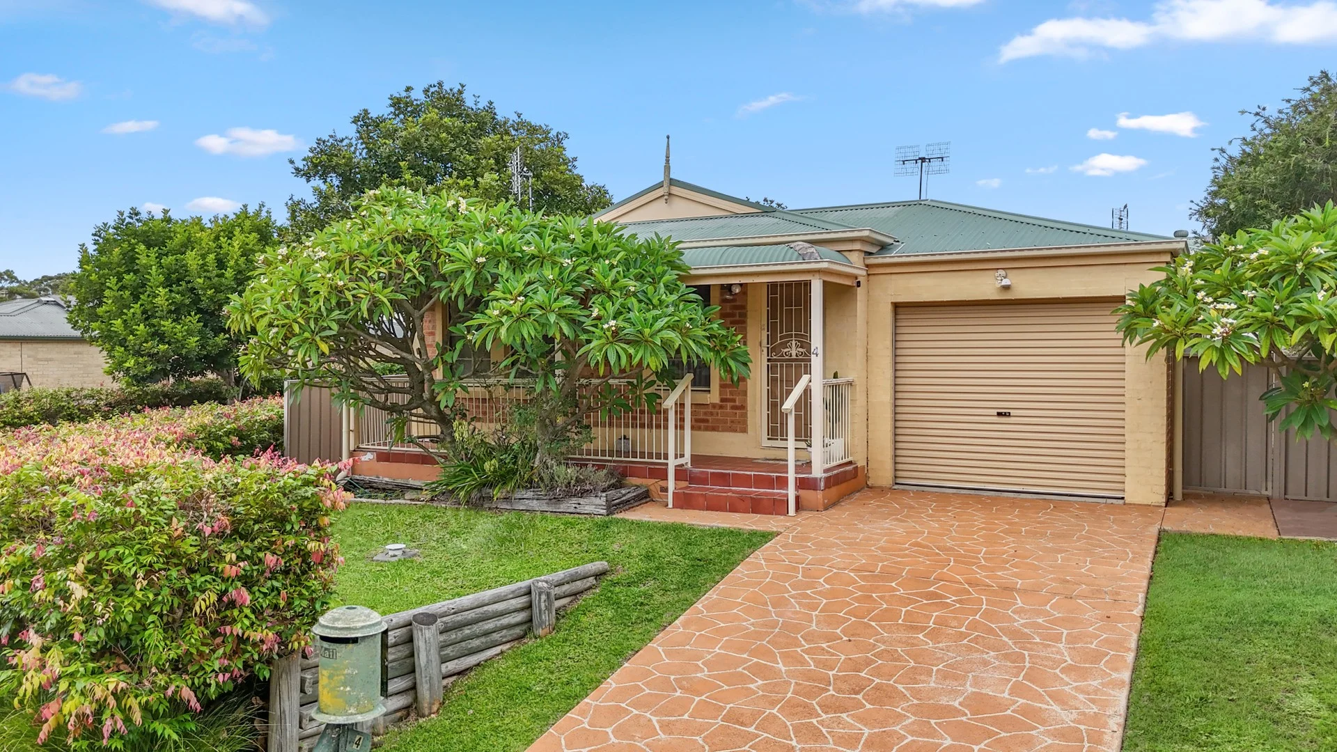 4 Lawver Crescent, Lake Munmorah NSW 2259