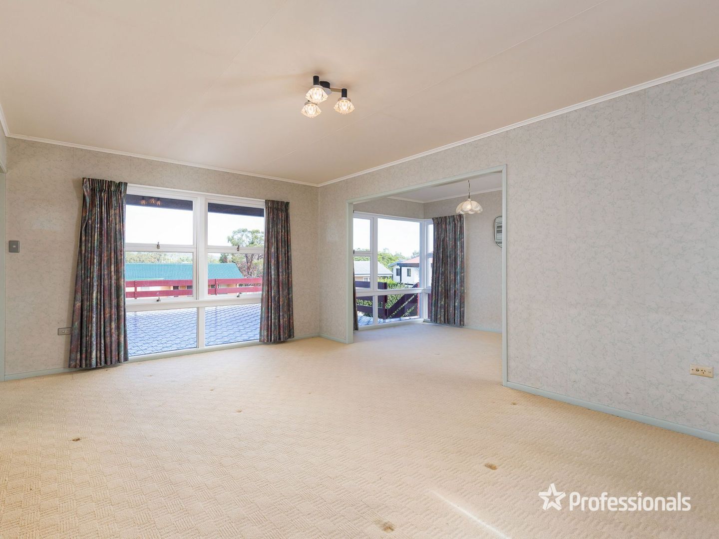 16 Coolibah Crescent, Ferny Hills QLD 4055, Image 2