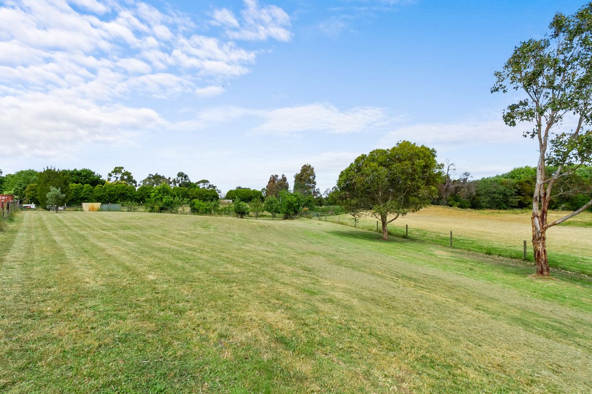 2 Davis Street, Stratford VIC 3862, Image 2