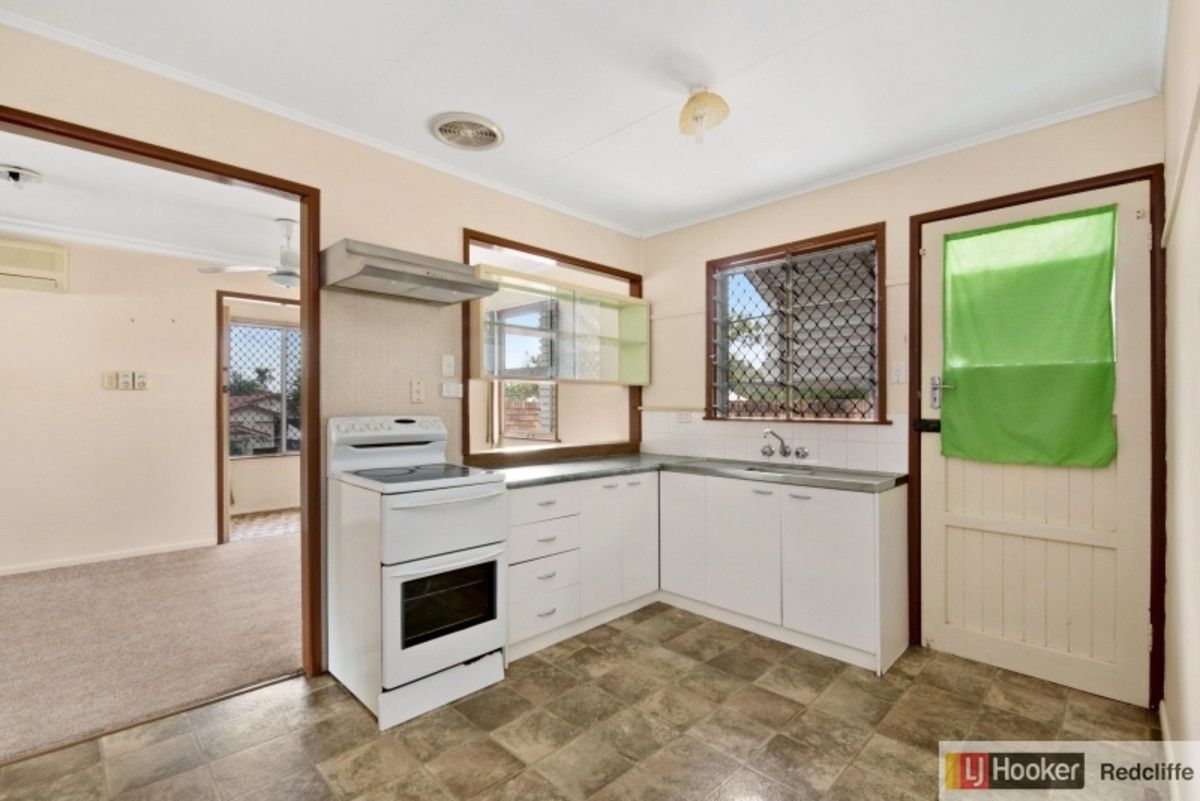 8 Short Street, Woody Point QLD 4019, Image 2