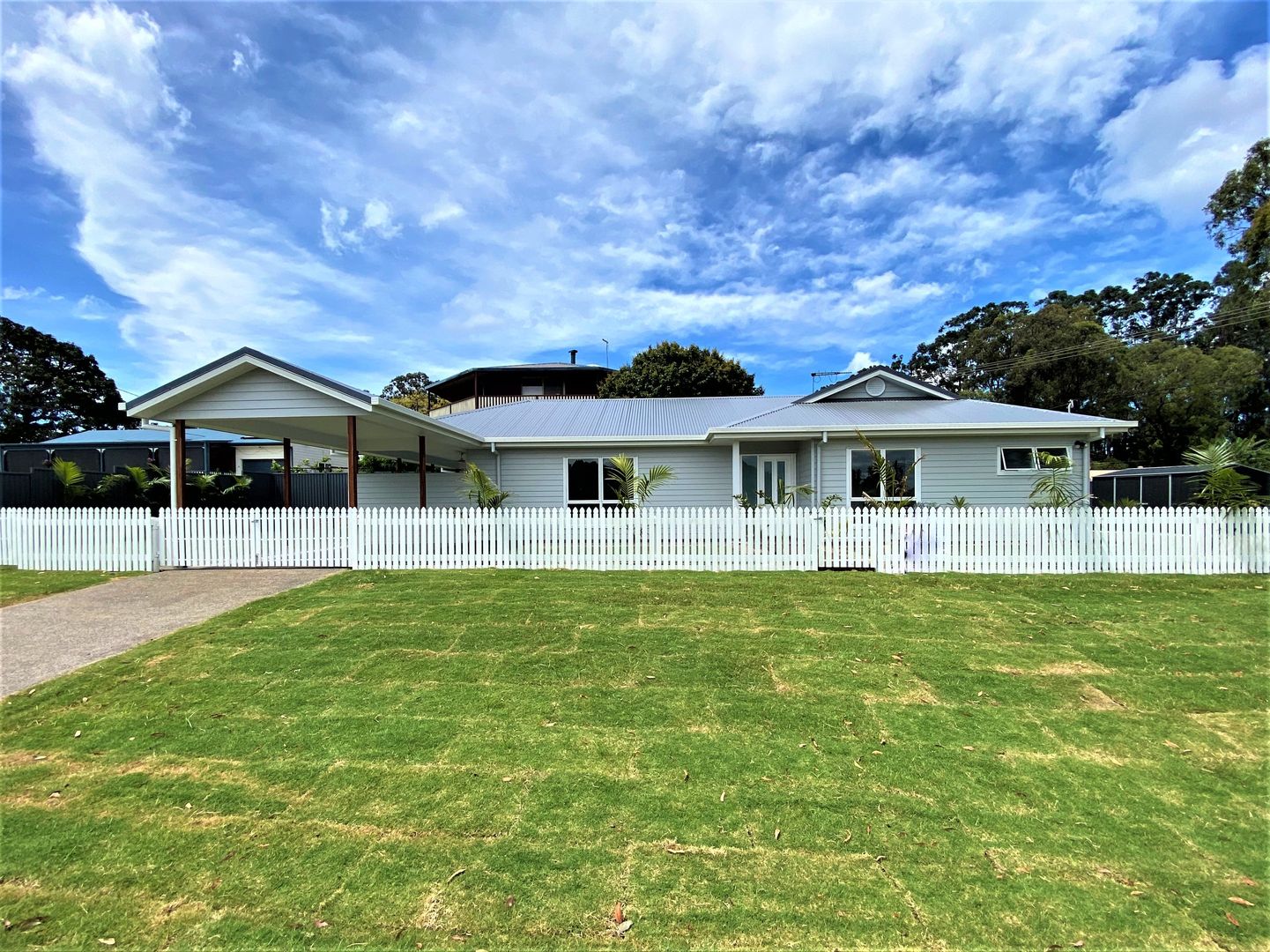 5 Cooee Crescent, Macleay Island Property History & Address Research
