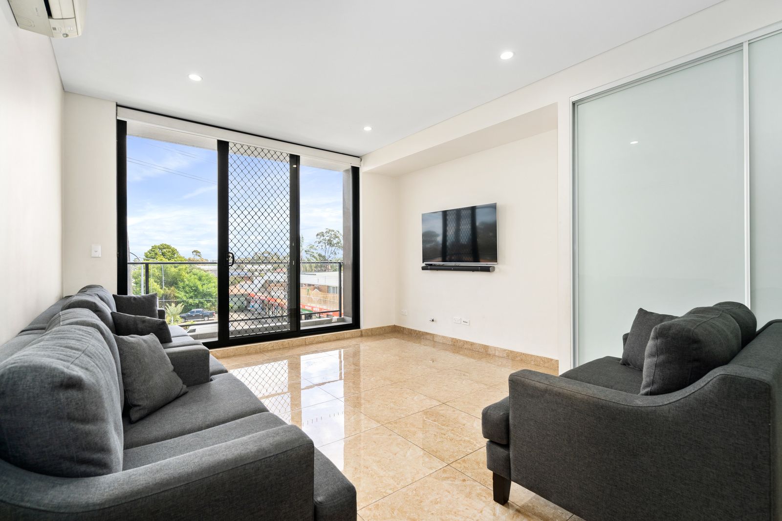 206/24 Ellis Parade, Yennora NSW 2161, Image 2