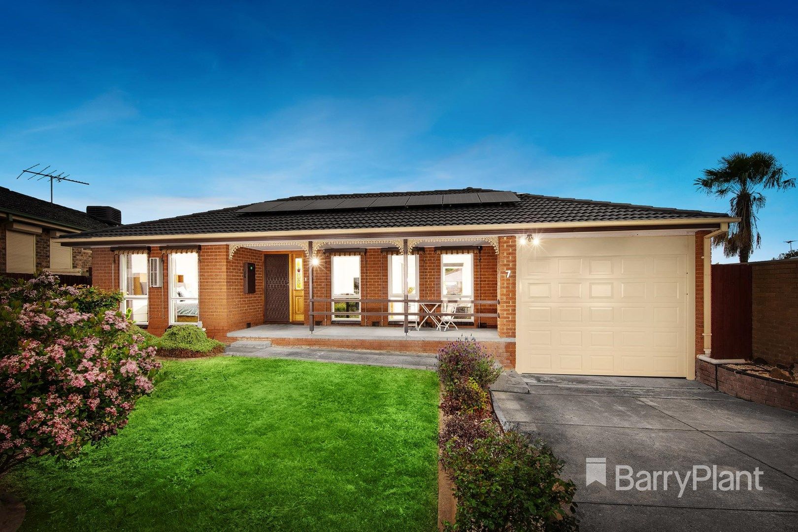 7 Yvonne Close, Mill Park VIC 3082, Image 0