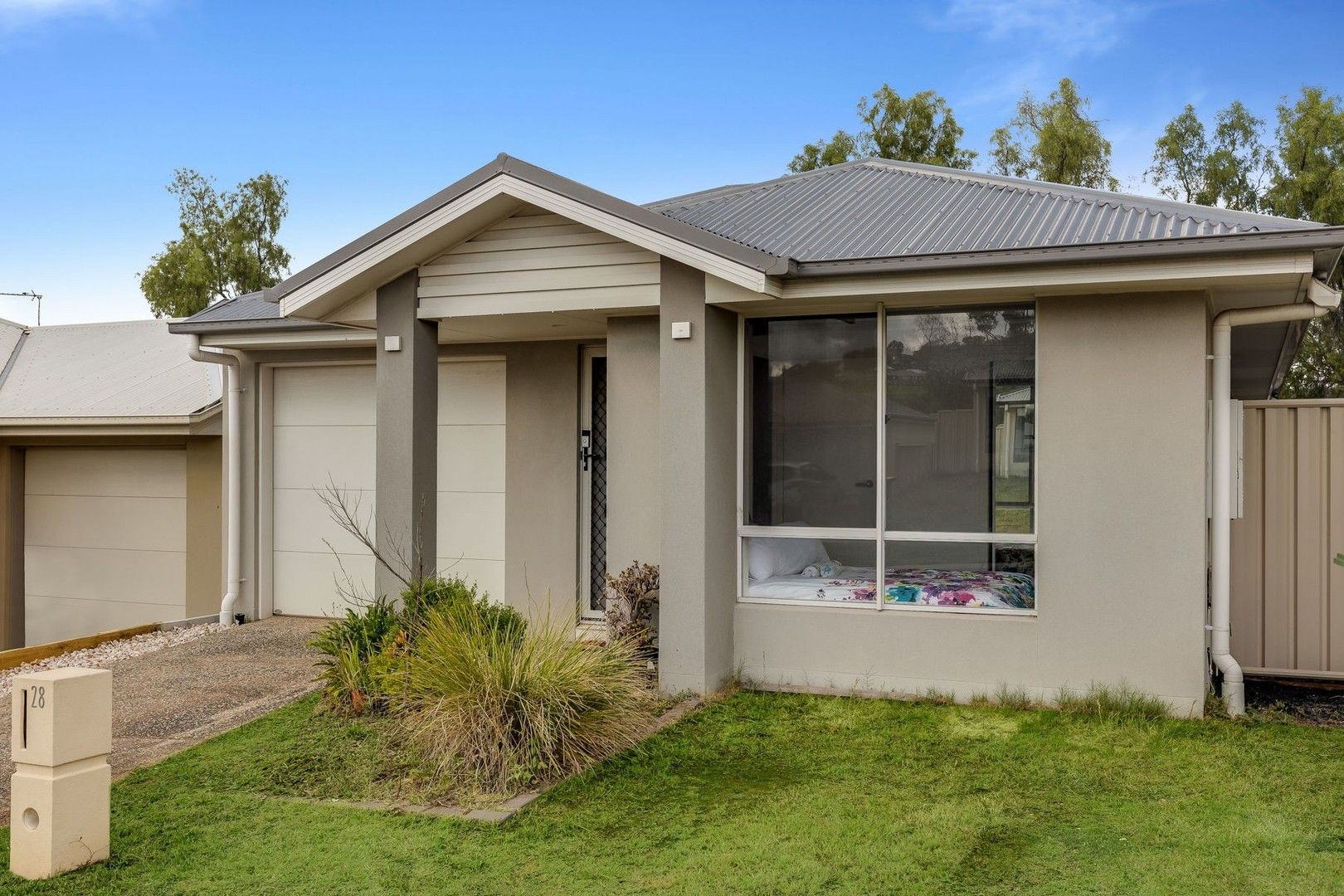 28 Minnett Street, Glenvale QLD 4350, Image 0