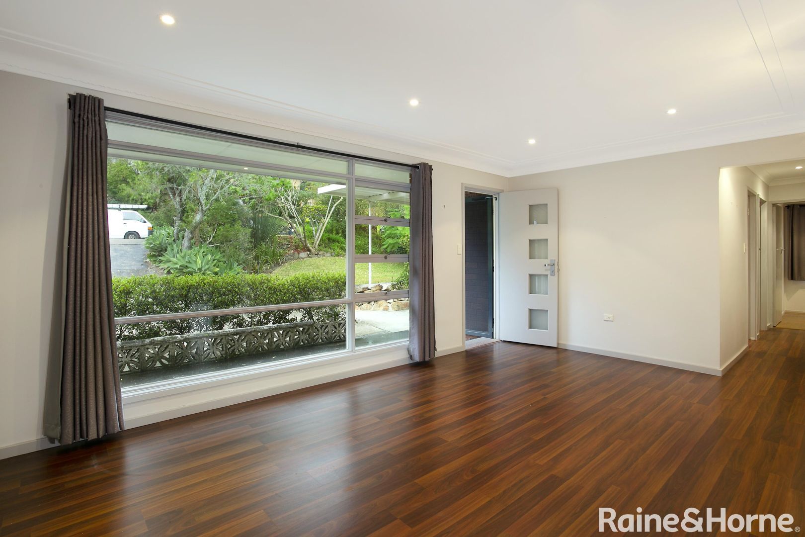 4 bedrooms House in 11 Landra Avenue MOUNT COLAH NSW, 2079