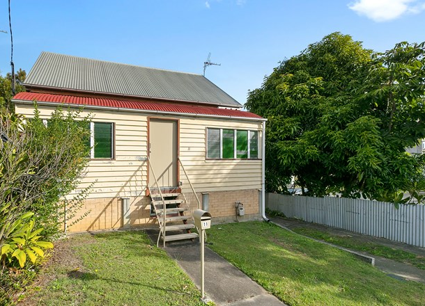 11 Harrogate Street, Woolloongabba QLD 4102