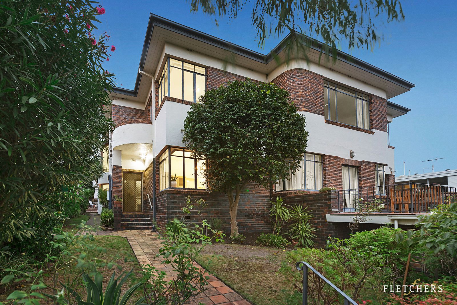 2/10 Westbourne Grove, Camberwell VIC 3124, Image 0