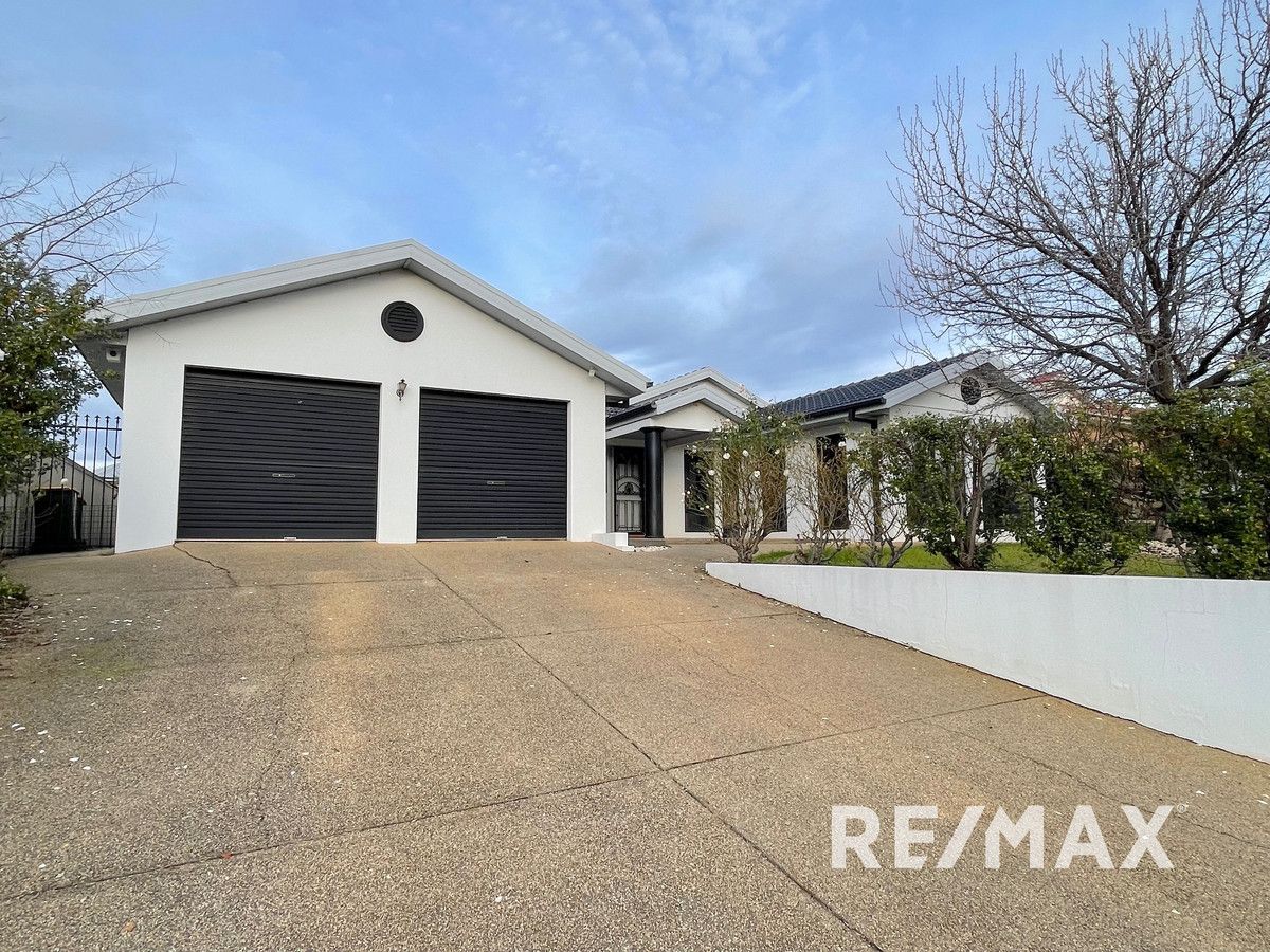 4 bedrooms House in 13 Hudson Drive LLOYD NSW, 2650