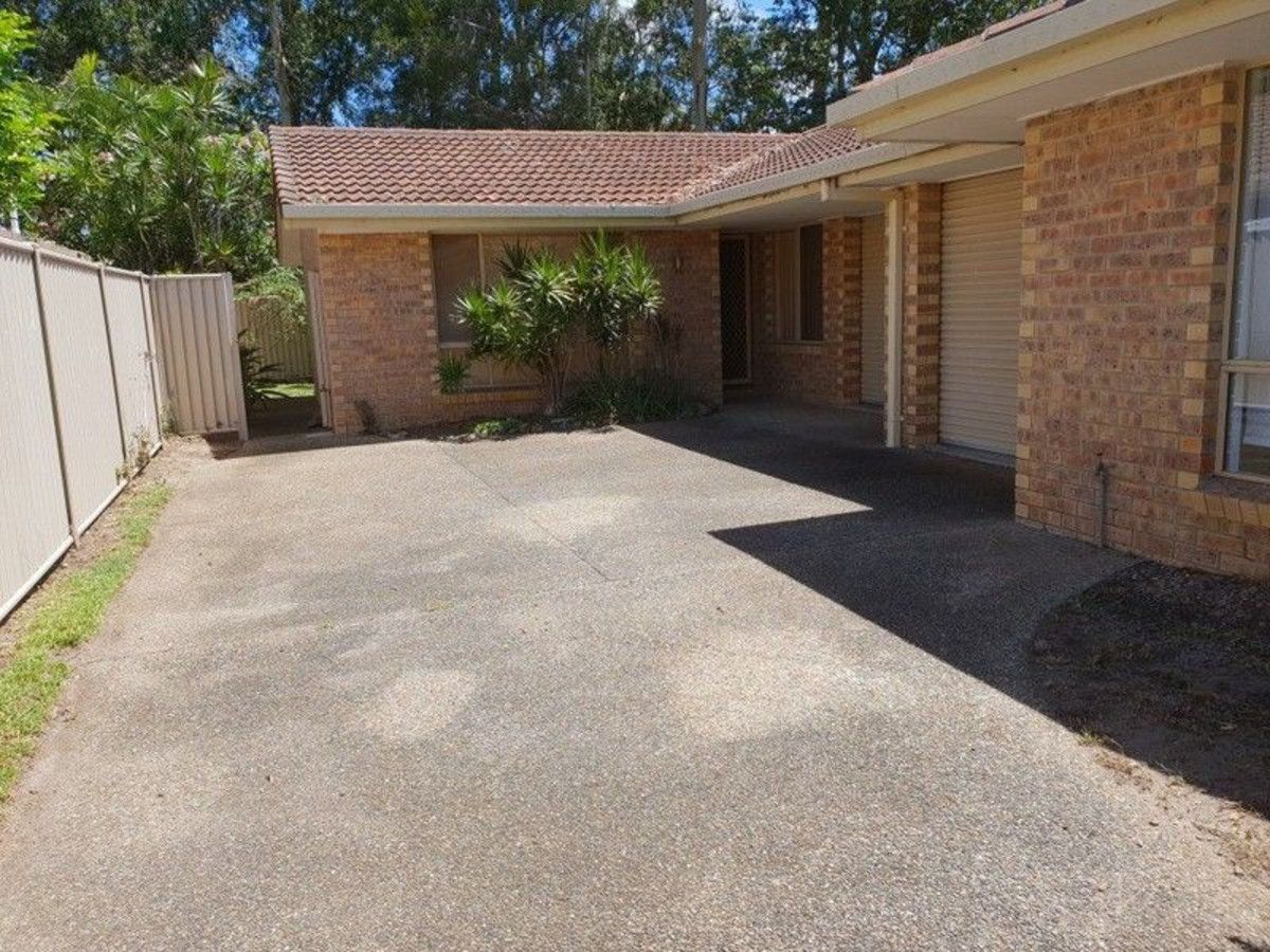 4 bedrooms Duplex in 19 Eurimbula Court COOMBABAH QLD, 4216