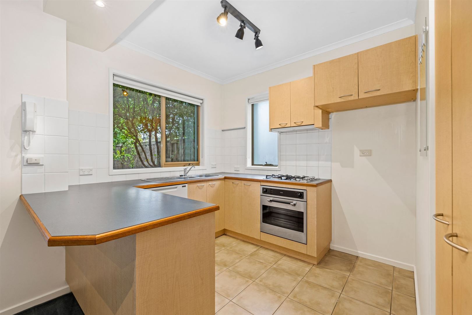 9/1219 Centre Road, Oakleigh South VIC 3167, Image 2