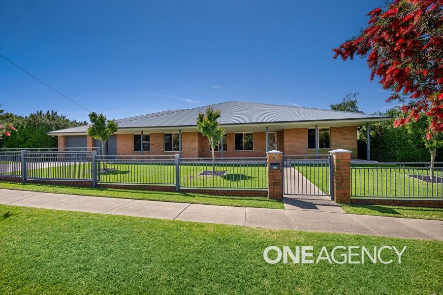 2 BANNER STREET, Forest Hill NSW 2651, Image 1