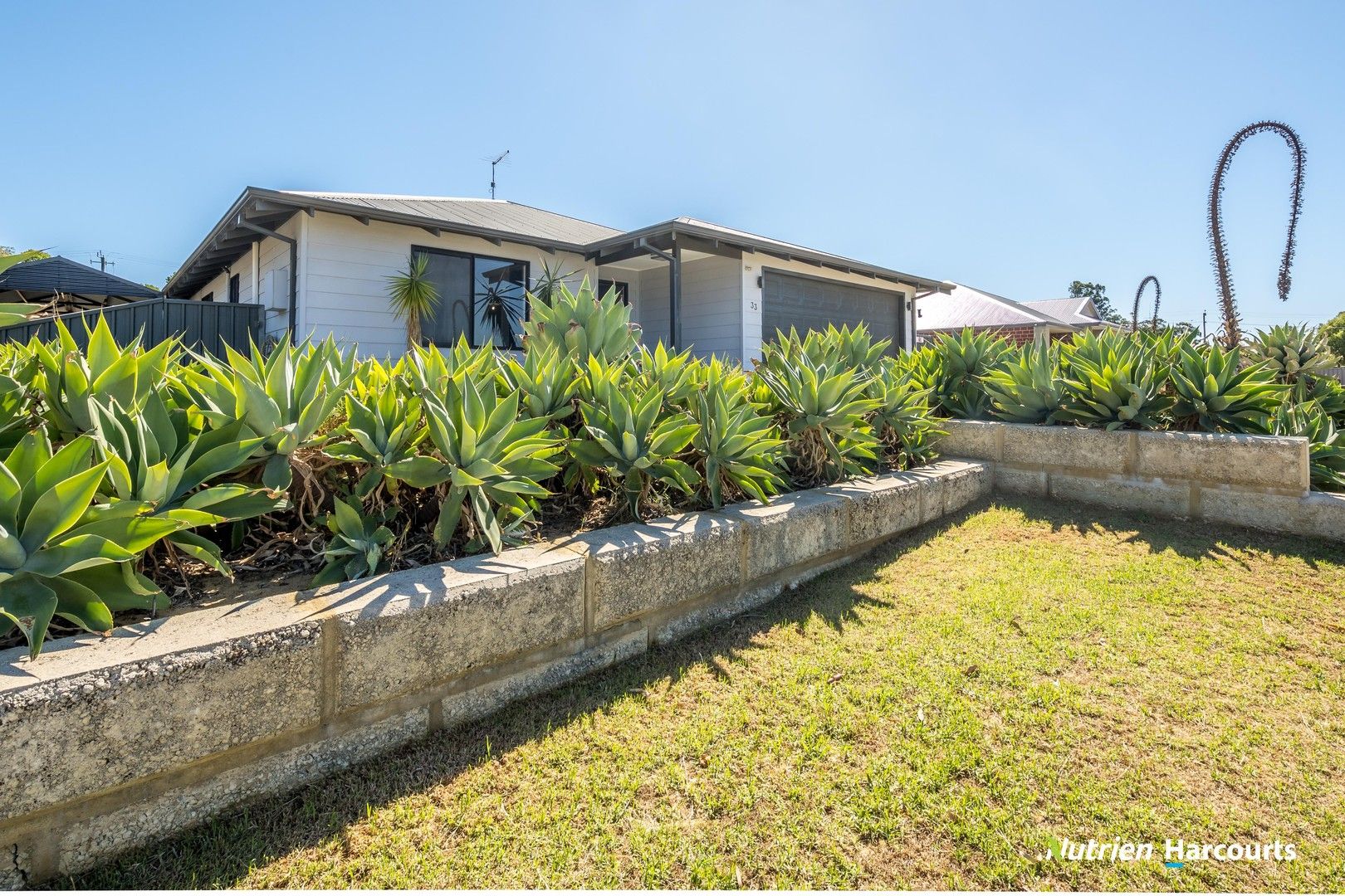 4 bedrooms House in 33 Robinson Street GINGIN WA, 6503